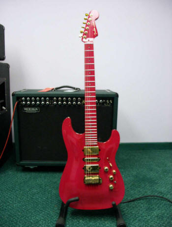 dream-stratocaster-front